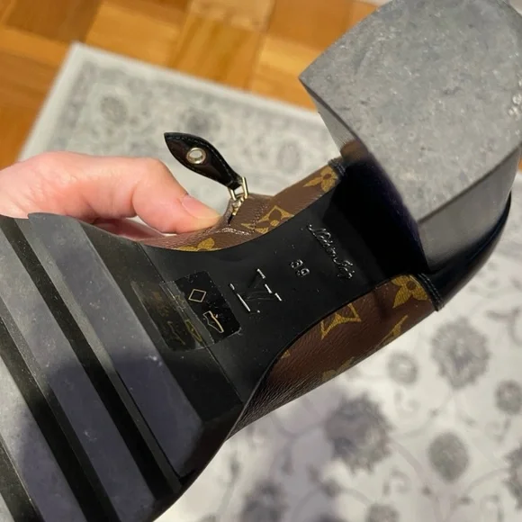 LV Star Trail Ankle Boot - Picture 6 of 6